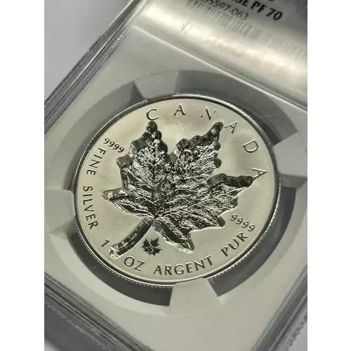 Canada $20 Super Incused Maple Leaf 1 oz Silver Coin (3)